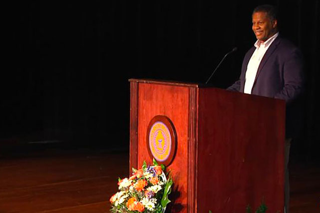 Dr. Winn speaks at VSU