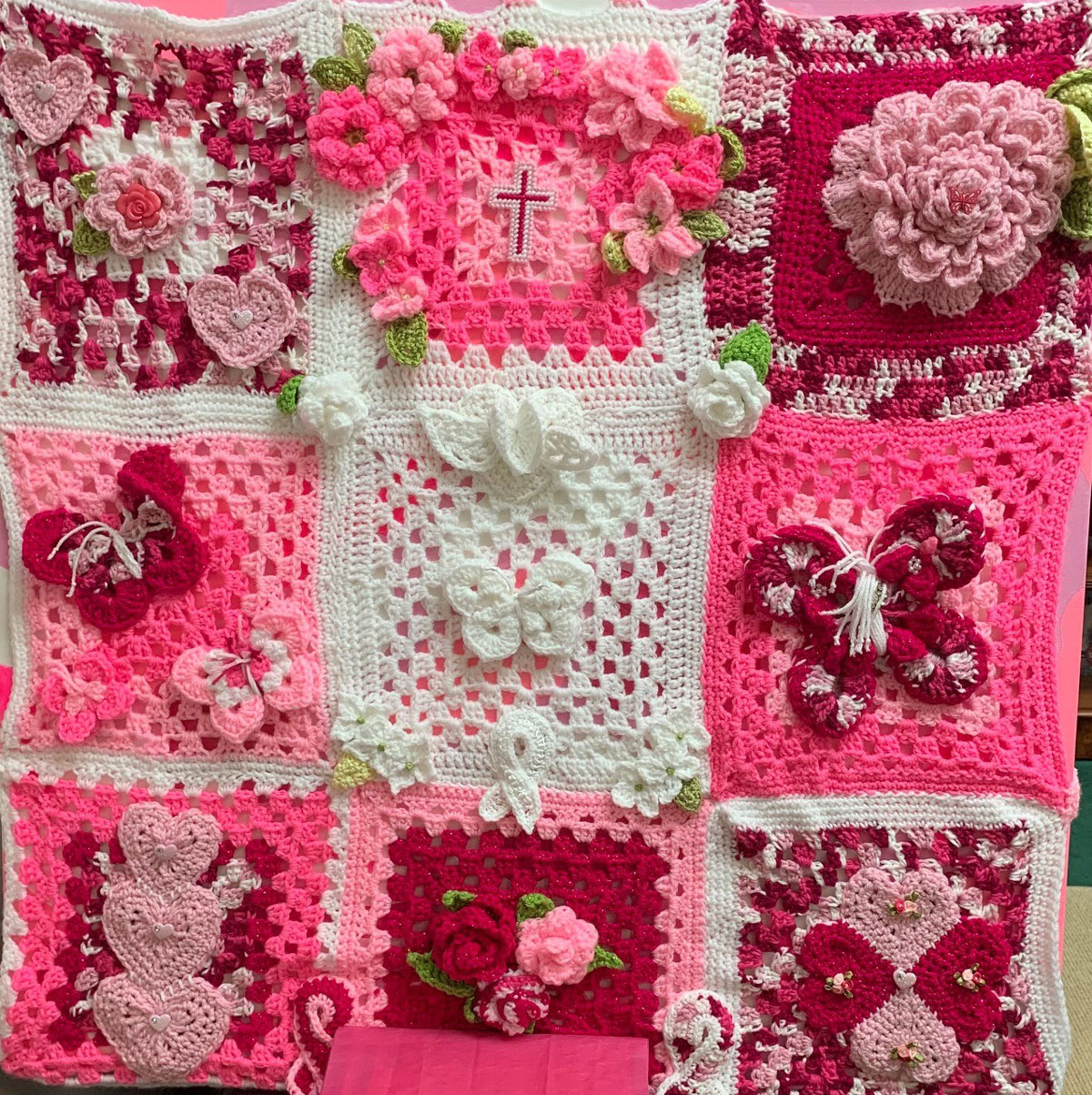 Knitted canvas for Wanderlove